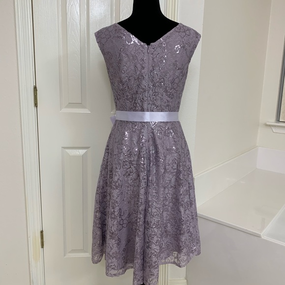 Sophisticated dress by Tahari ASL - Picture 3 of 7